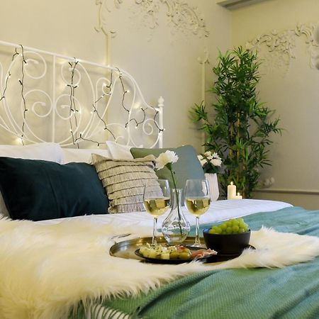 Cozy Studio Overlooking The Old Town Букурещ Екстериор снимка