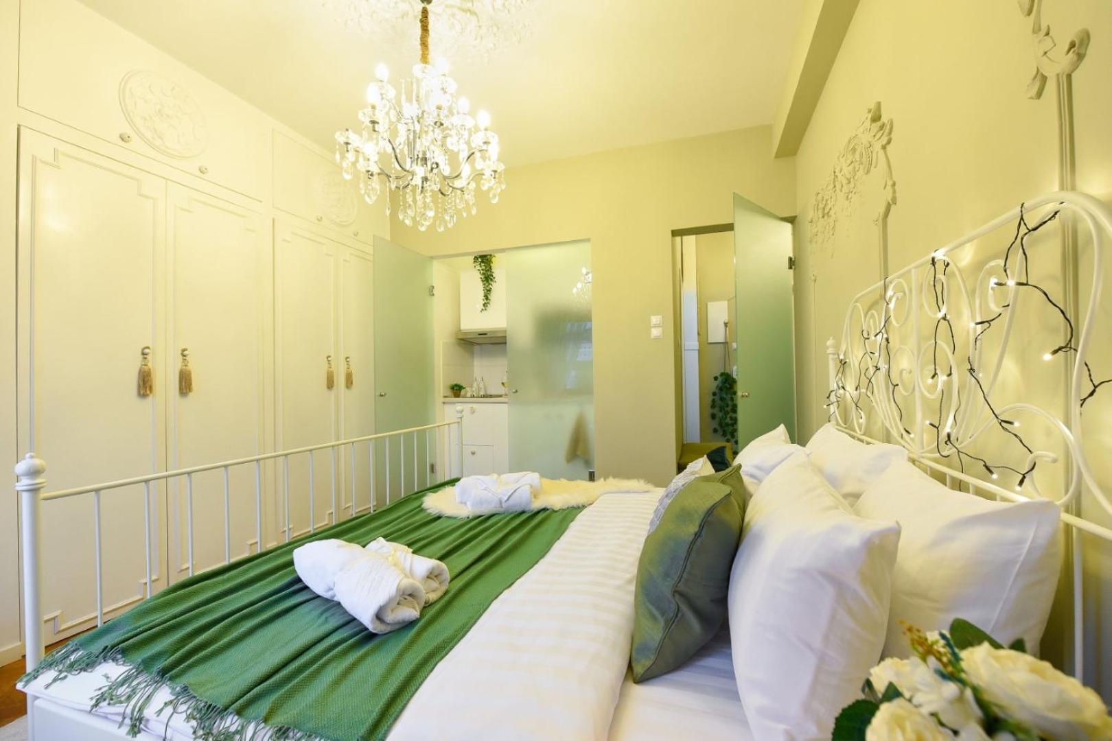 Cozy Studio Overlooking The Old Town Букурещ Екстериор снимка