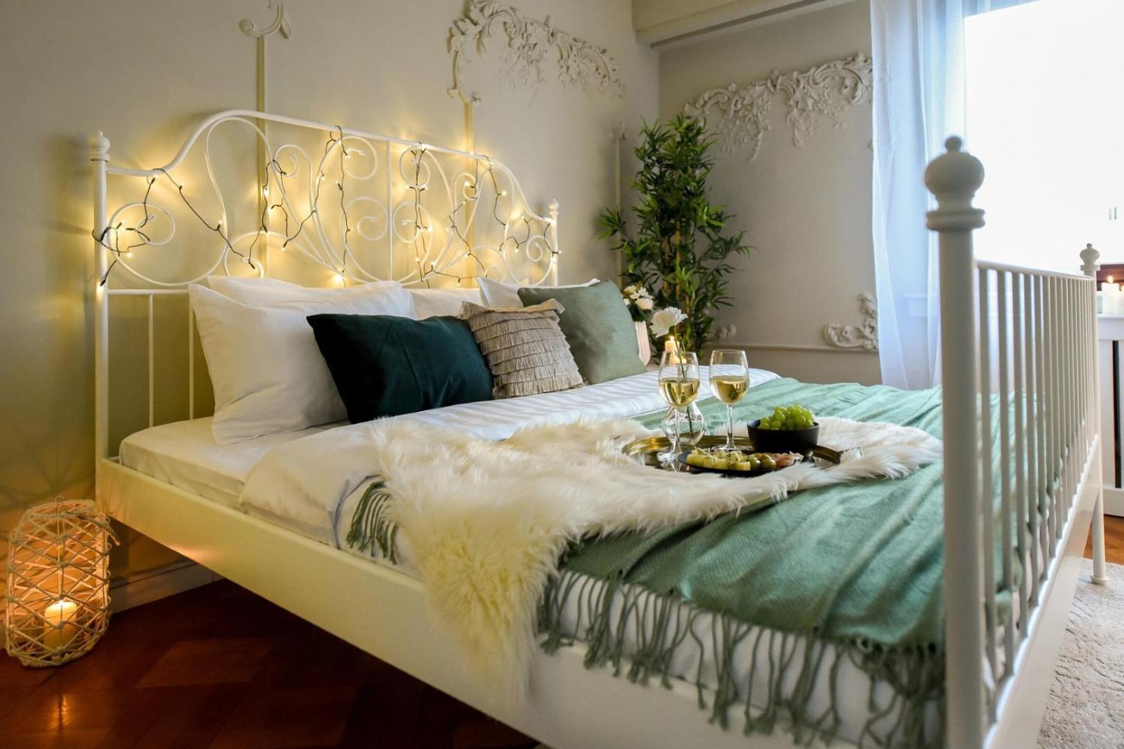 Cozy Studio Overlooking The Old Town Букурещ Екстериор снимка